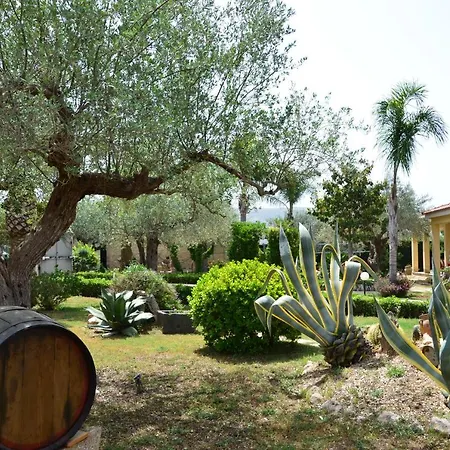 Exlusive Pool - Cascina Relais Villa Comiso