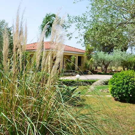 Exlusive Pool - Cascina Relais Villa Comiso